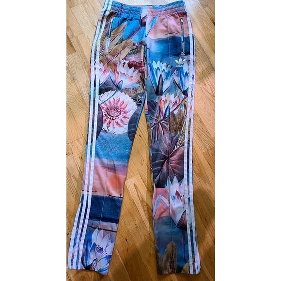 Adidas Originals  FARM  Curso D’Agua Superstar Track Pant Size XS Dusty Pink - Picture 15 of 16